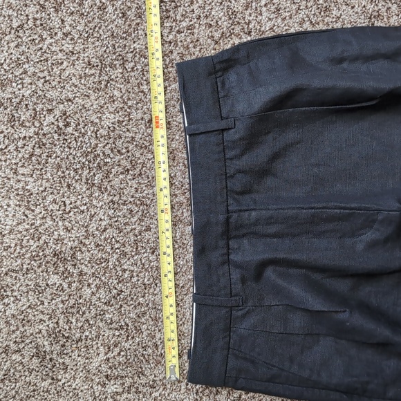 Aritzia Black Women's Shorts - Picture 3 of 9